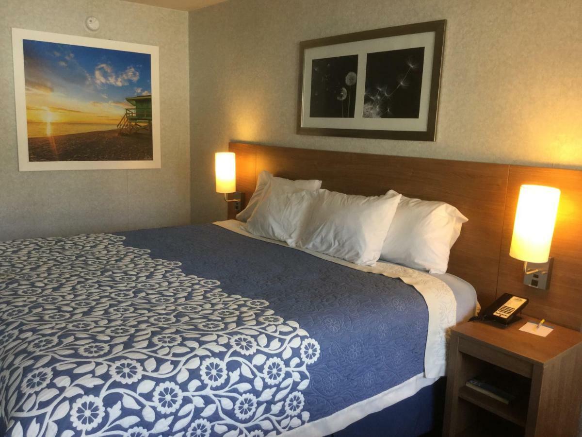 Days Inn By Wyndham אתנס מראה חיצוני תמונה